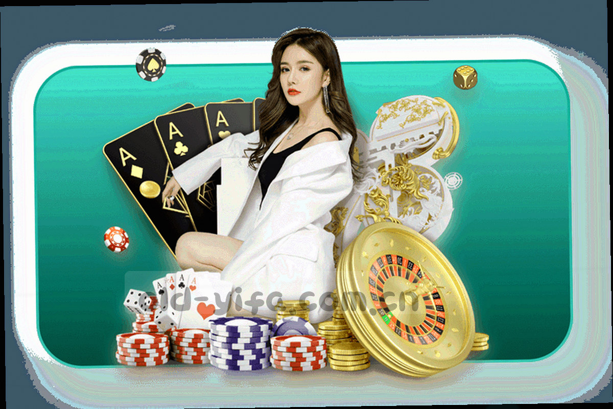 木质棋牌桌俯拍，四个座位方向各放一枚筹码